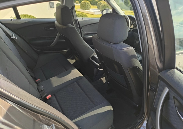BMW Seria 1 cena 16800 przebieg: 248000, rok produkcji 2009 z Sieradz małe 172